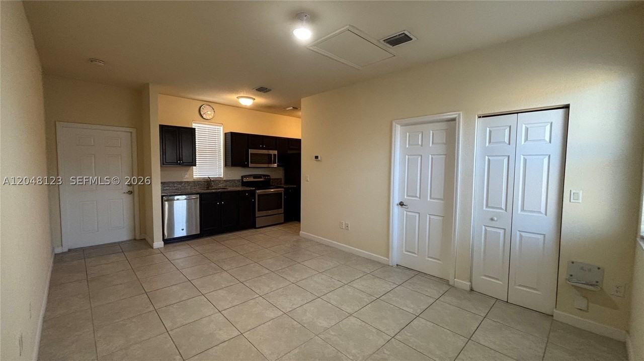 17170 Sw 93rd St #0 - Photo 6 of 12