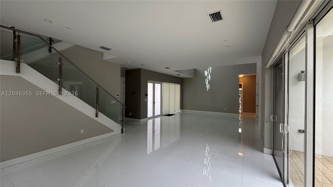 10108 Nw 77th St #10108 - Photo 4 of 50