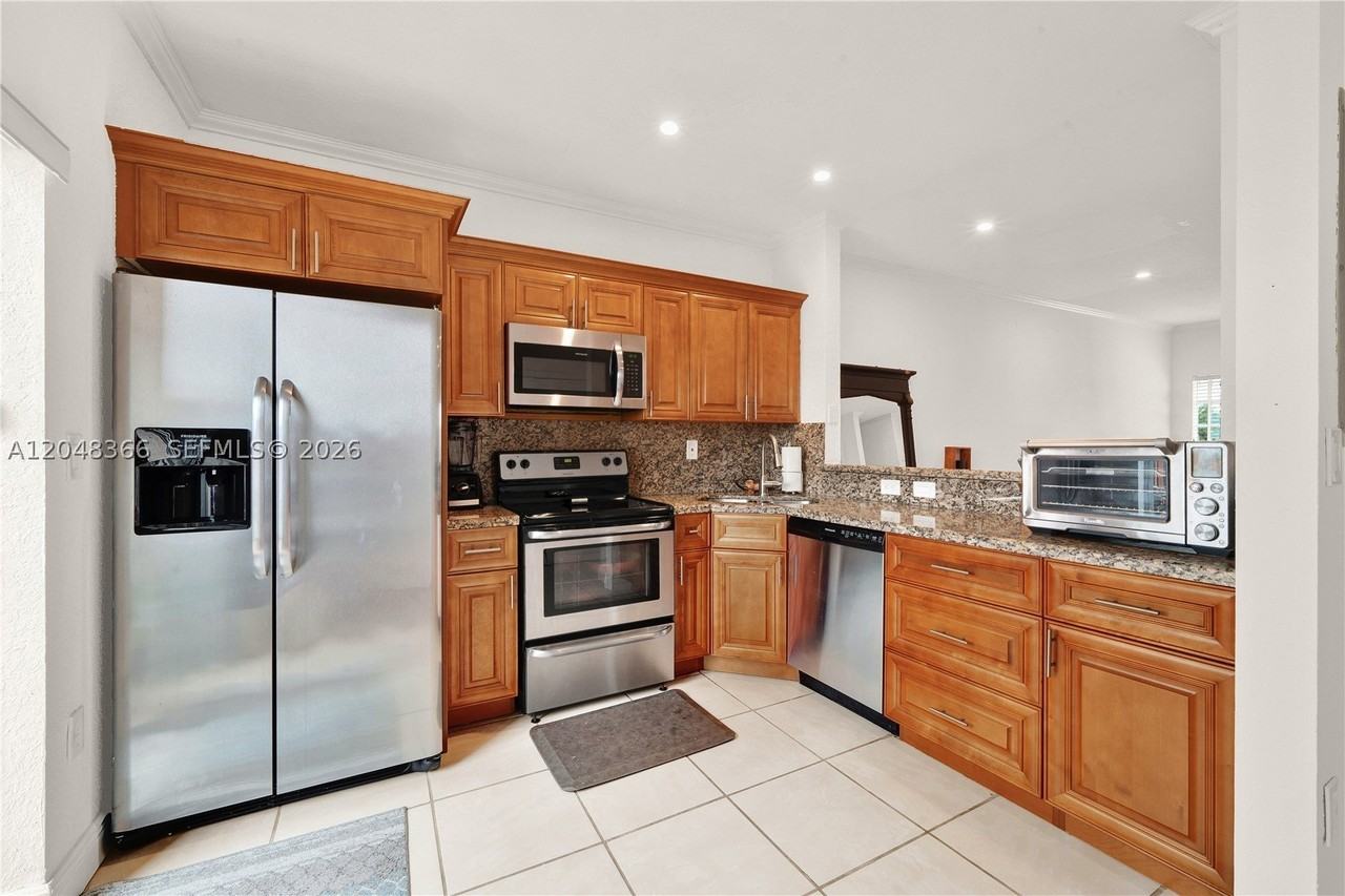 17066 Sw 138th Ct #17066 - Photo 4 of 10