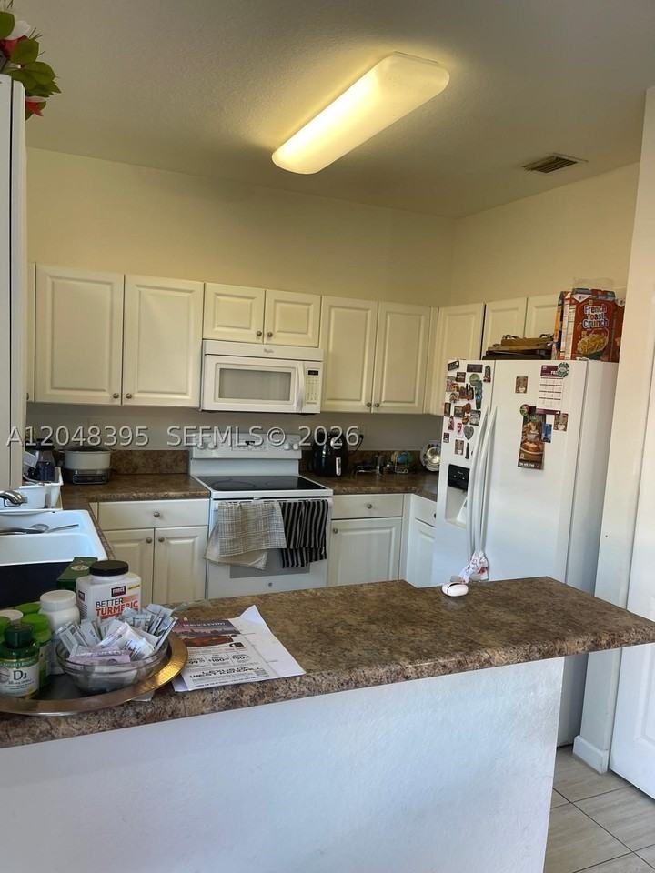 12981 Sw 135th St #12981 - Photo 6 of 26