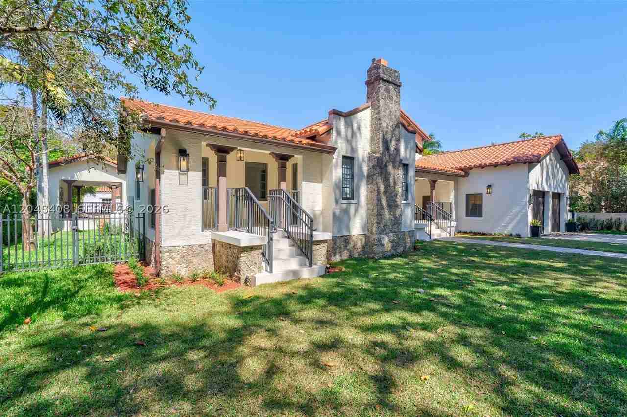 519 Alhambra Cir - Photo 3 of 50
