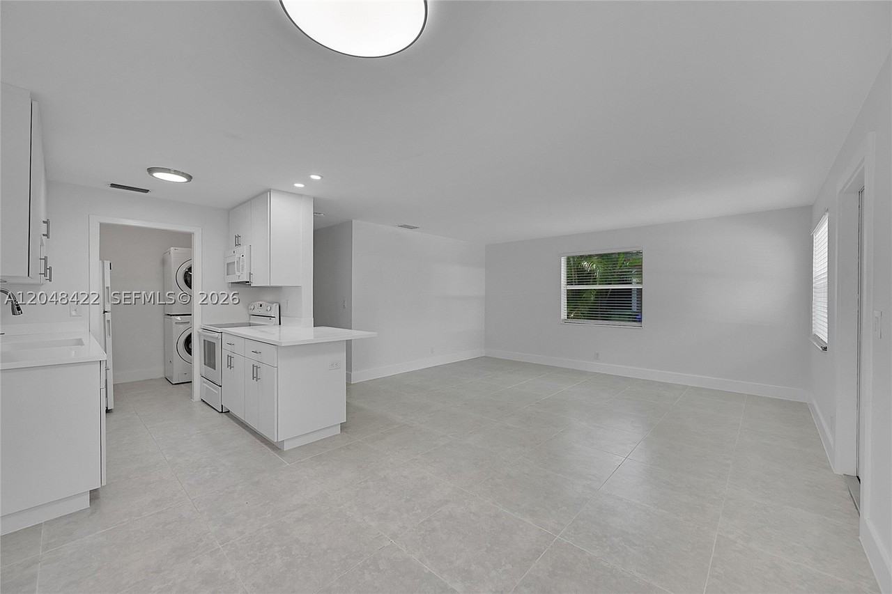 808 Sw 12th Ct #808 - Photo 5 of 36