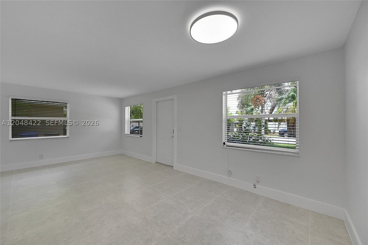 808 Sw 12th Ct #808 - Photo 6 of 36