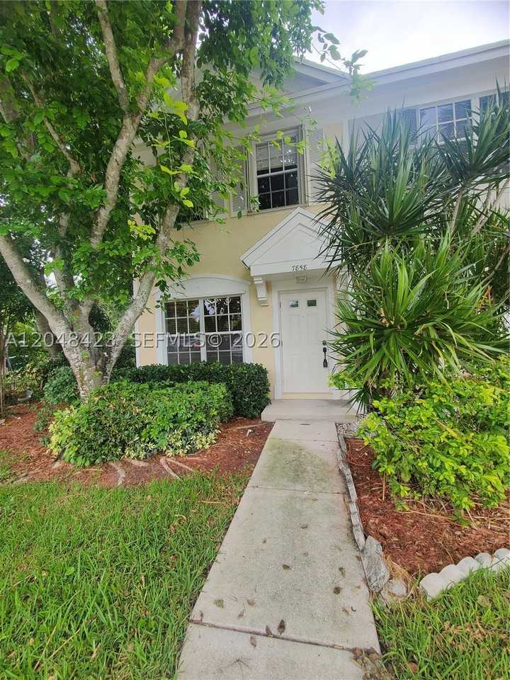 7858 Dixie Beach Cir #7858 - Photo 2 of 46