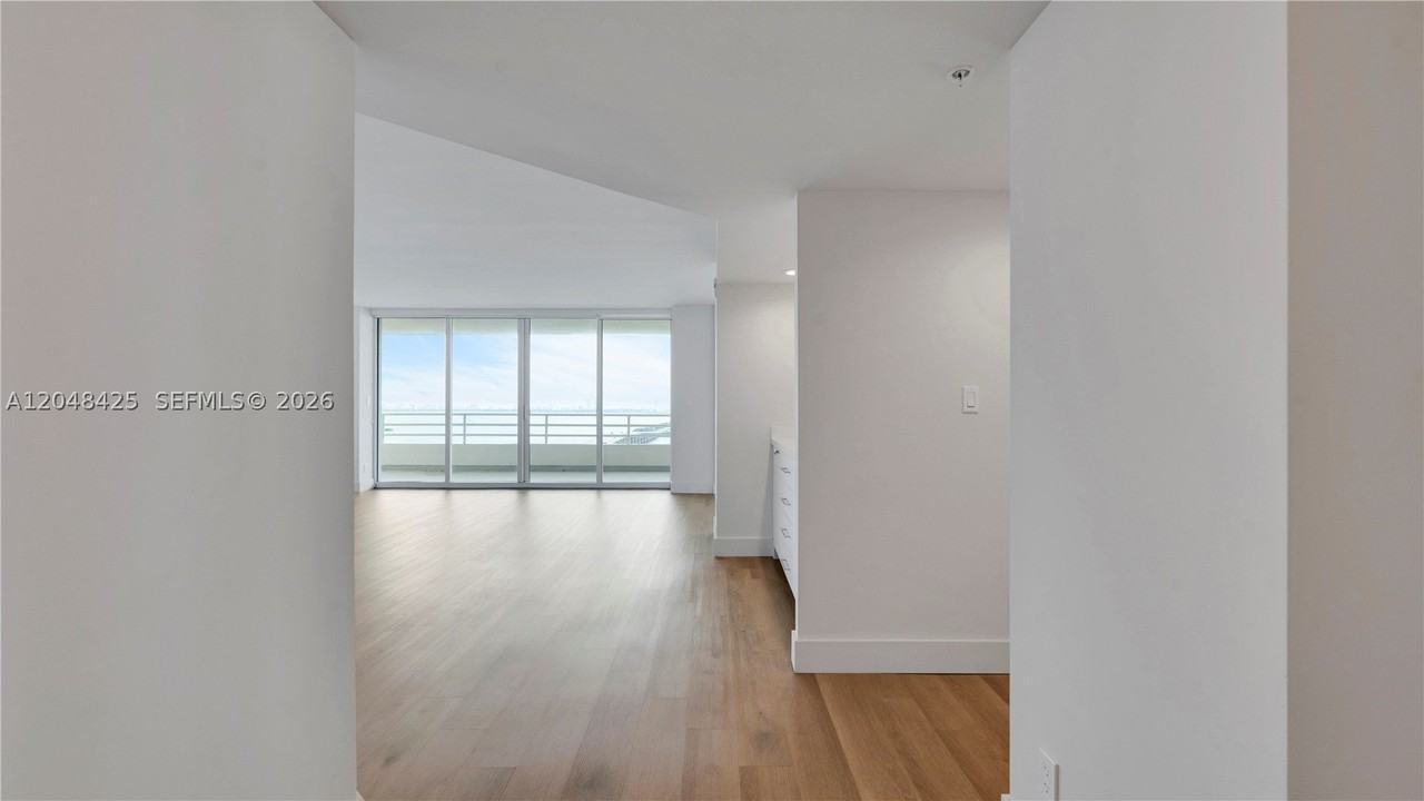 555 Ne 34th St #1701 - Photo 3 of 46