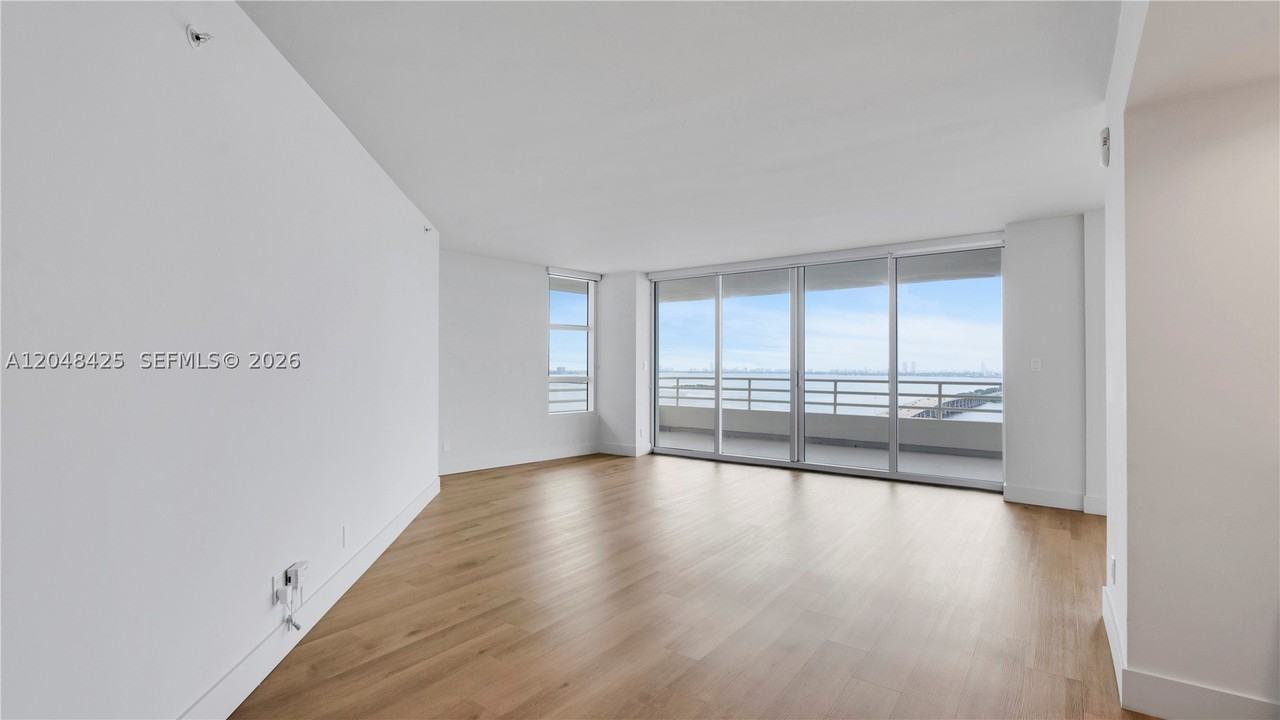 555 Ne 34th St #1701 - Photo 5 of 46