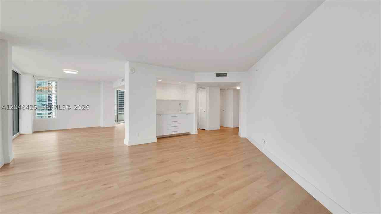 555 Ne 34th St #1701 - Photo 6 of 46