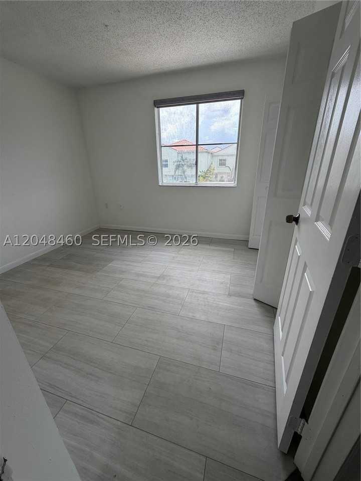 1175 Nw 123rd Pl #210 - Photo 4 of 11