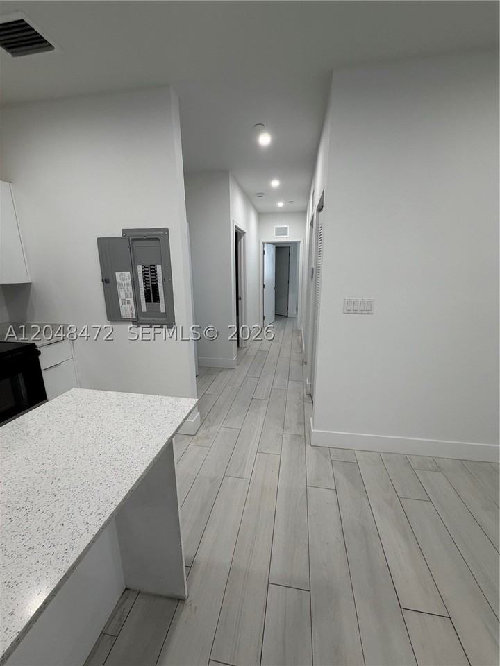 879 E 24th St #203 - Photo 4 of 12