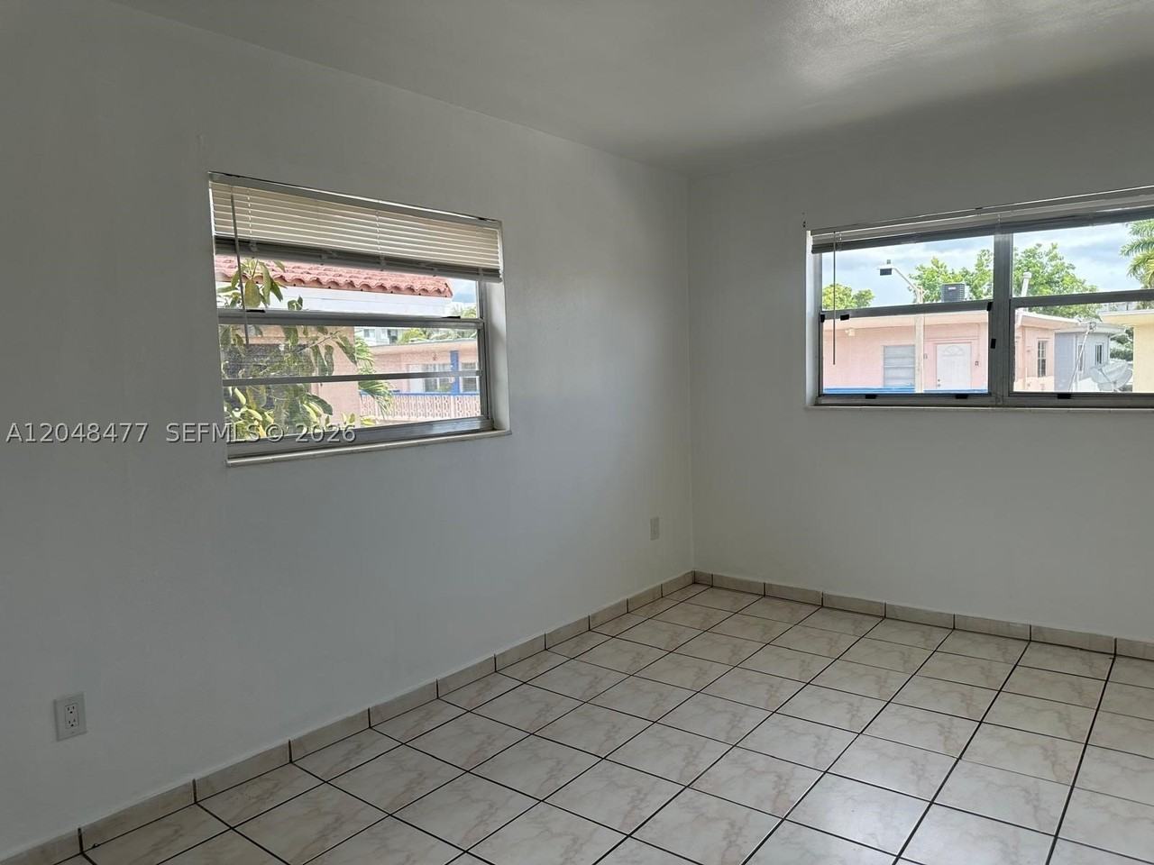 7860 Harding Ave #4B - Photo 6 of 13