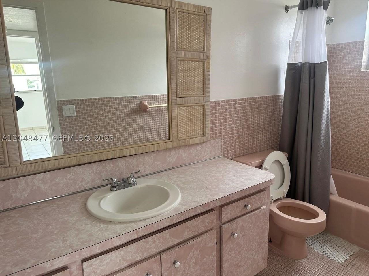 7860 Harding Ave #4B - Photo 7 of 13