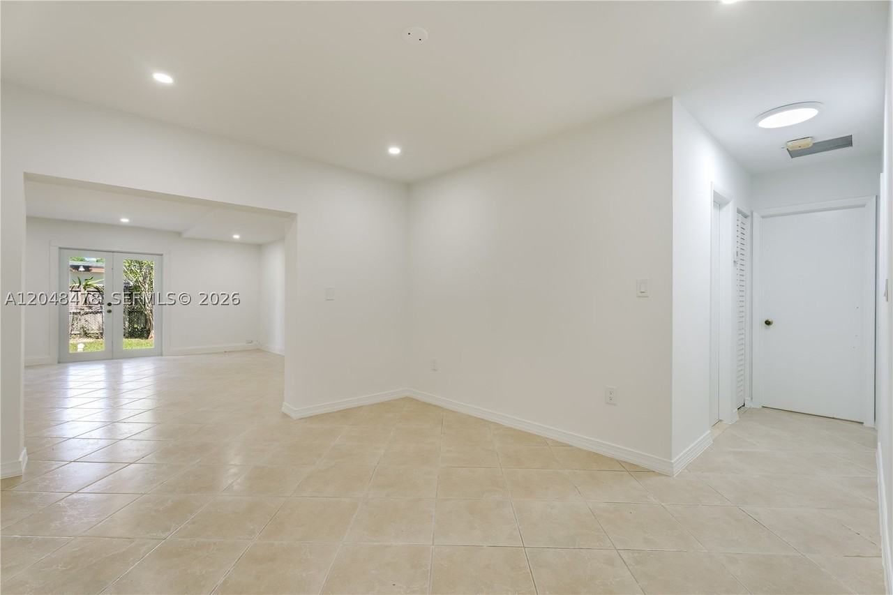 30323 Sw 152nd Pl - Photo 3 of 27