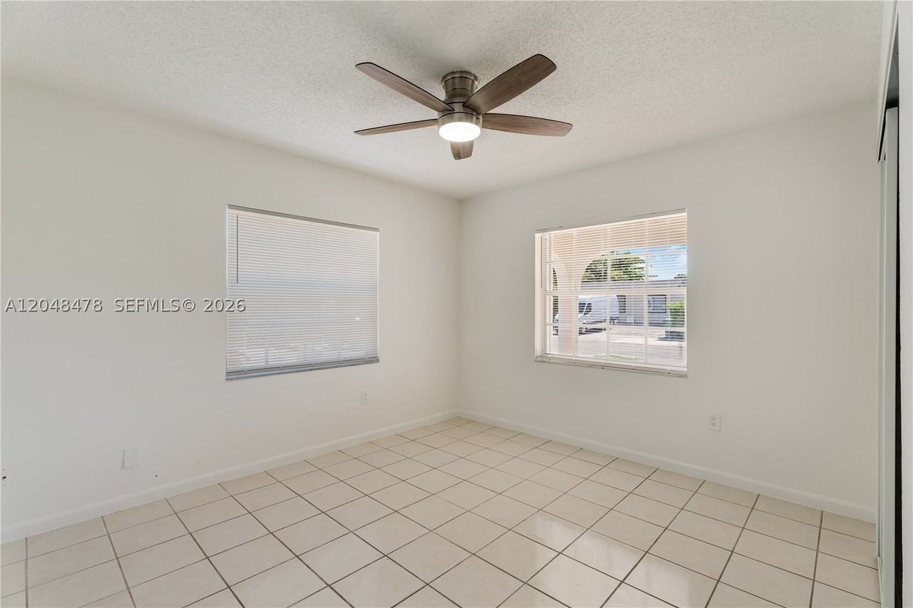 30323 Sw 152nd Pl - Photo 6 of 27