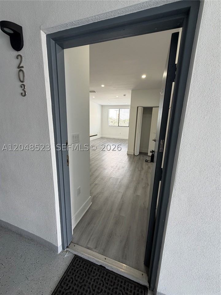 853 E 24th St #403 - Photo 2 of 13