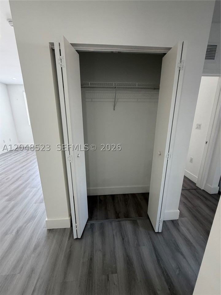 853 E 24th St #403 - Photo 6 of 13