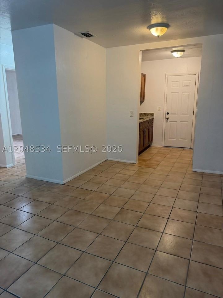 1019 Nw 52nd St #A - Photo 3 of 9