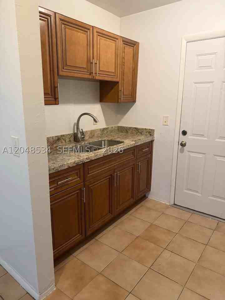 1019 Nw 52nd St #A - Photo 4 of 9