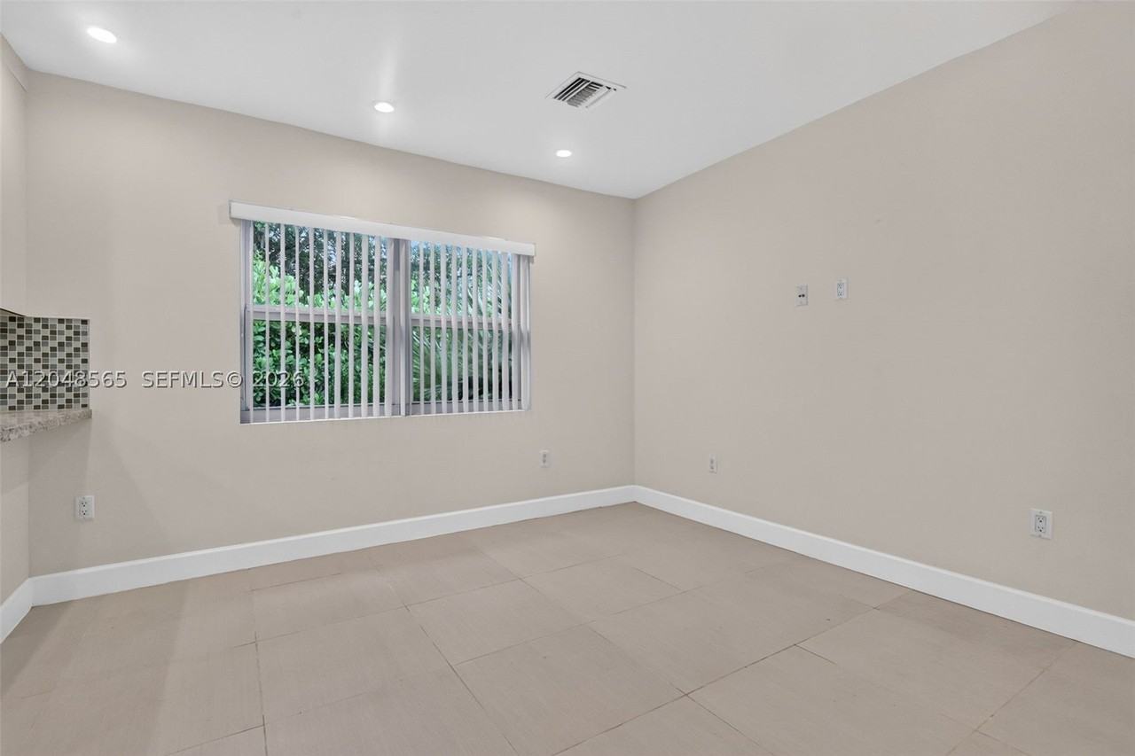 12800 Ne 11th Ave #3 - Photo 2 of 24