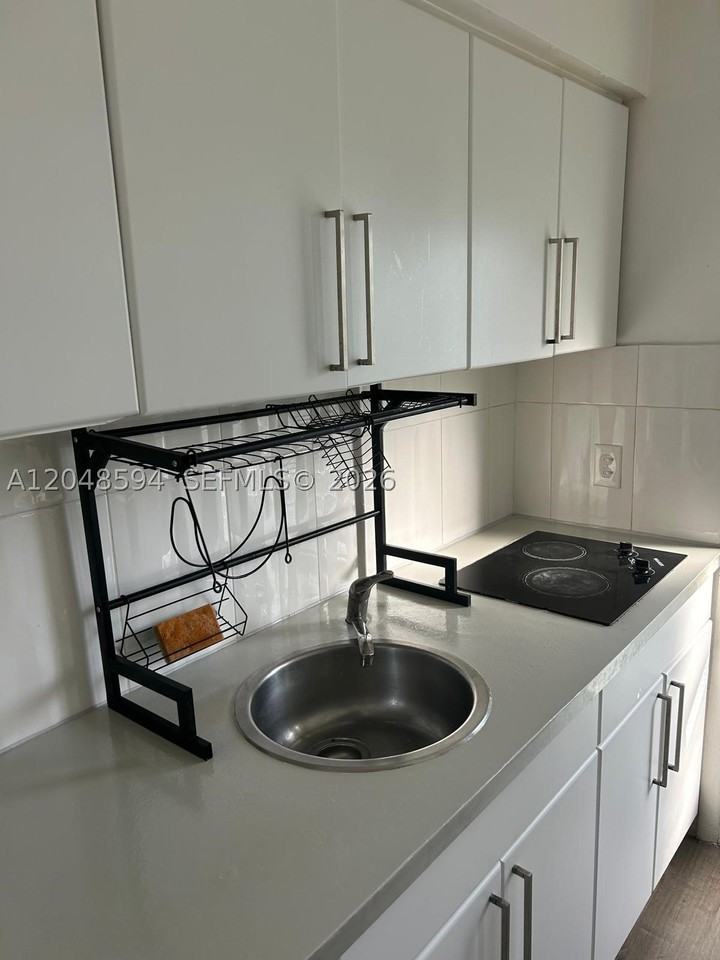 761 Euclid Ave #9 - Photo 2 of 10