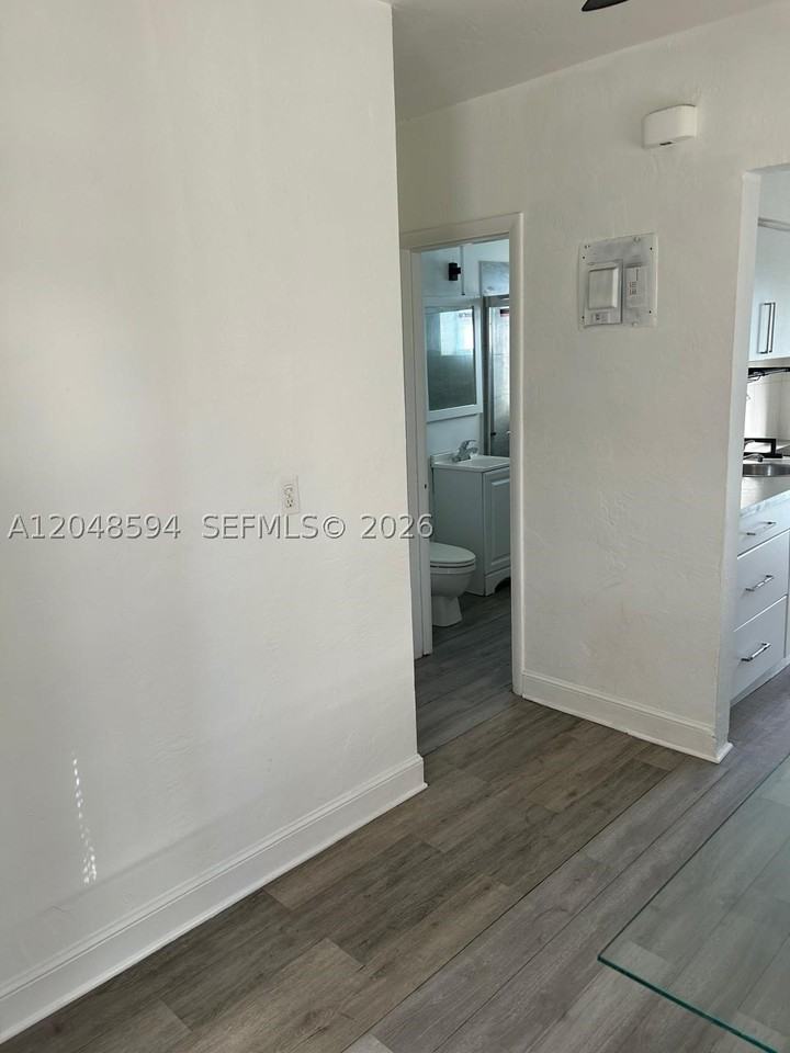 761 Euclid Ave #9 - Photo 4 of 10