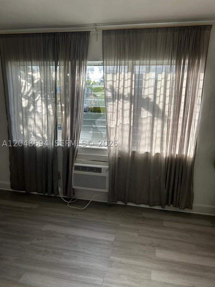 761 Euclid Ave #9 - Photo 6 of 10