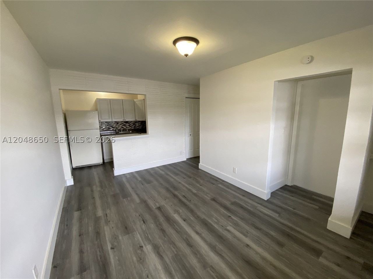 380 Se 12th Ave #2 - Photo 6 of 22