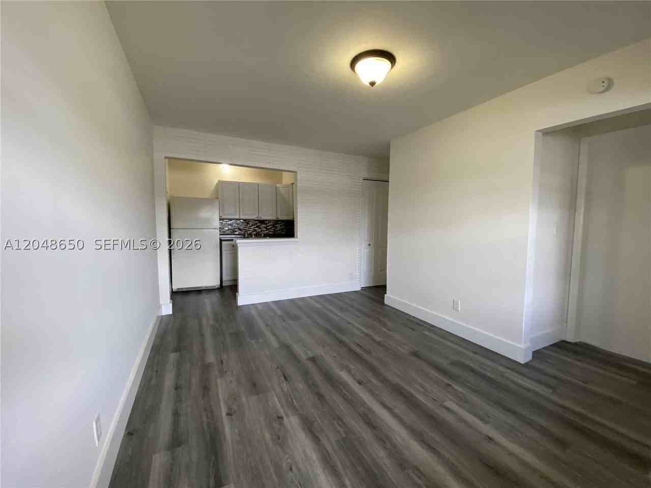 380 Se 12th Ave #2 - Photo 7 of 22