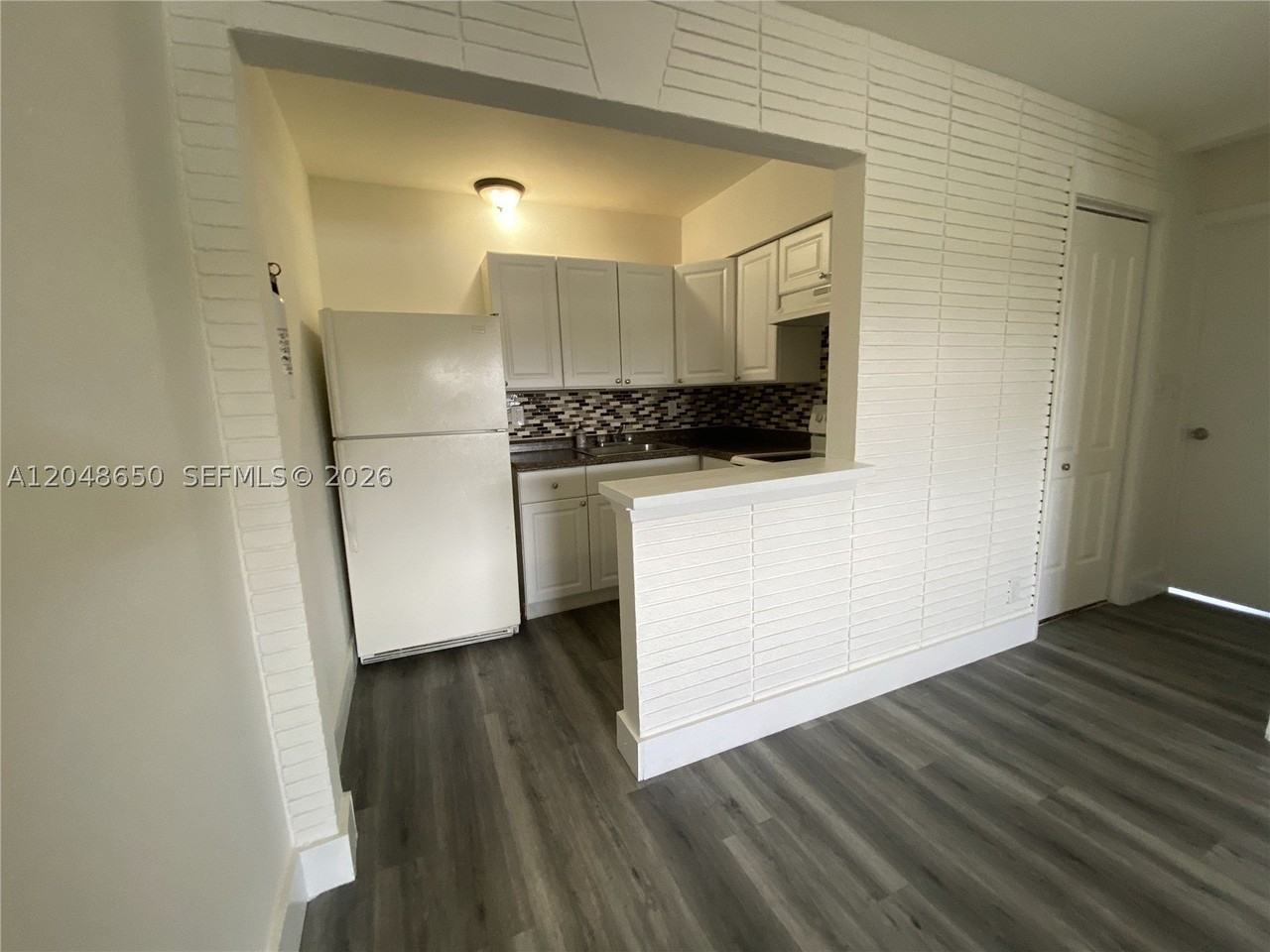 380 Se 12th Ave #1 - Photo 7 of 21