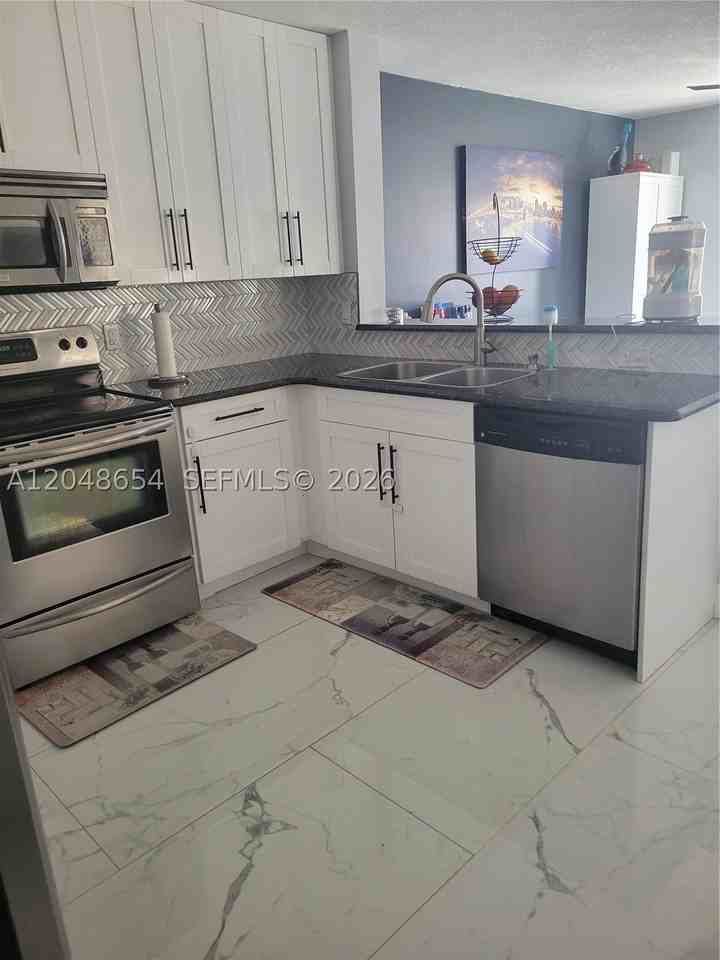 6606 Saltaire Ter - Photo 4 of 22