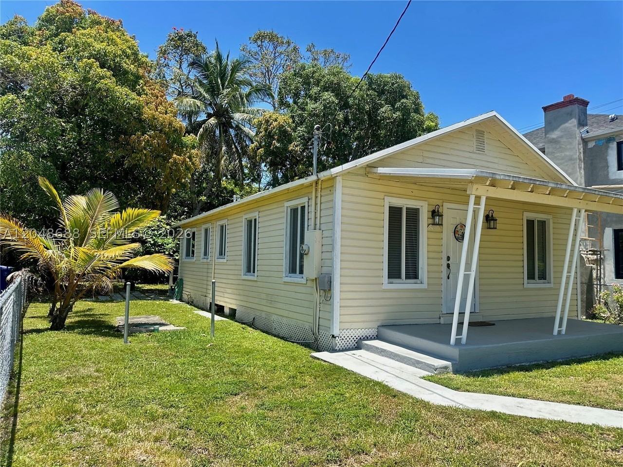 3611 Oak Ave - Photo 2 of 13