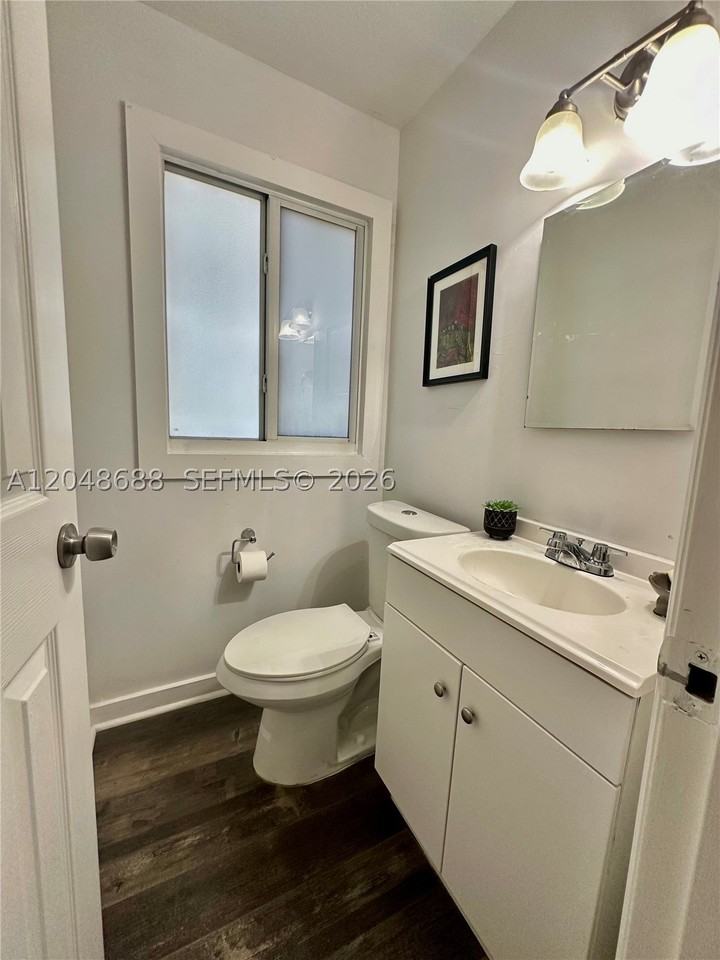 3611 Oak Ave - Photo 5 of 13