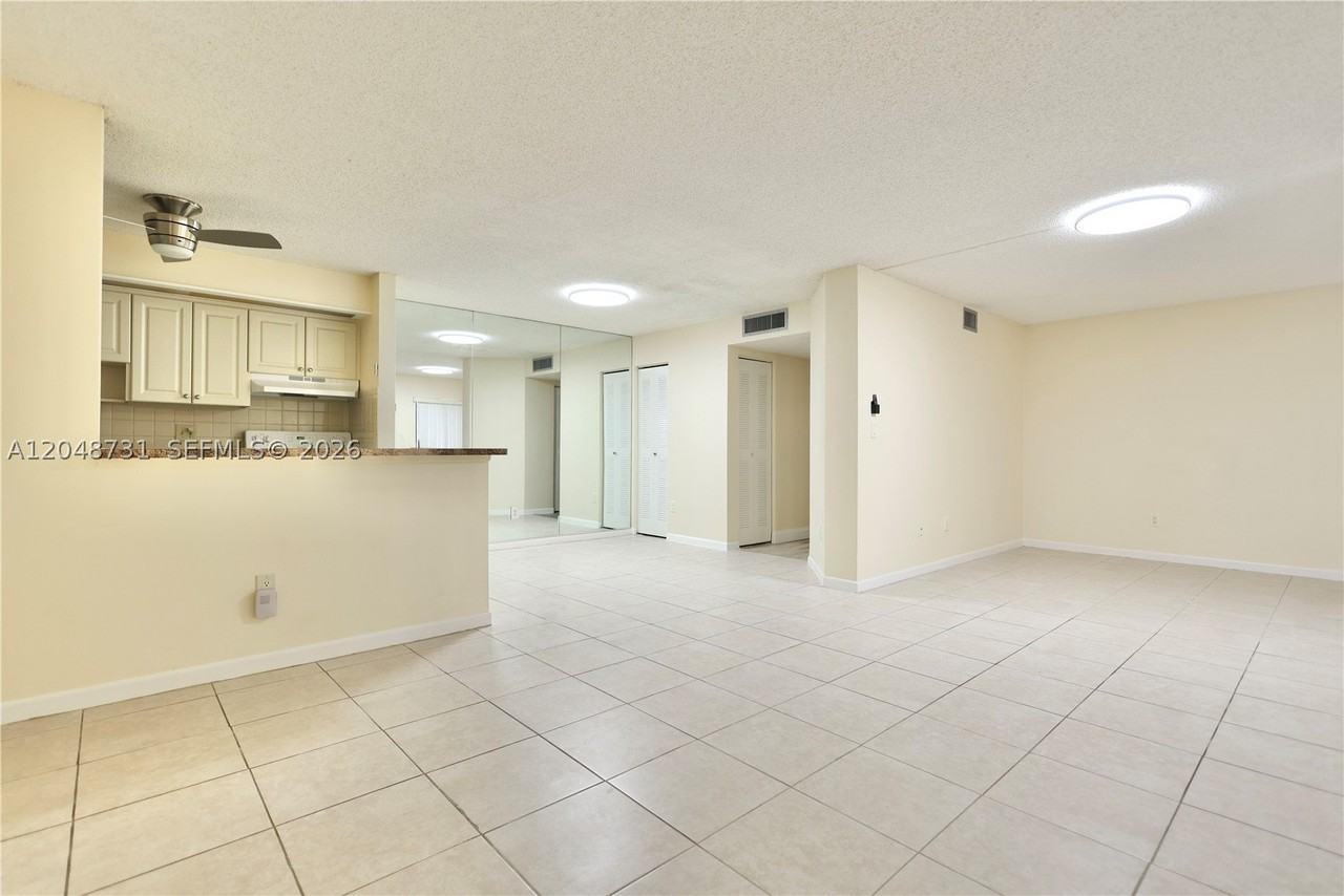 9448 S Belfort Cir #116 - Photo 3 of 18