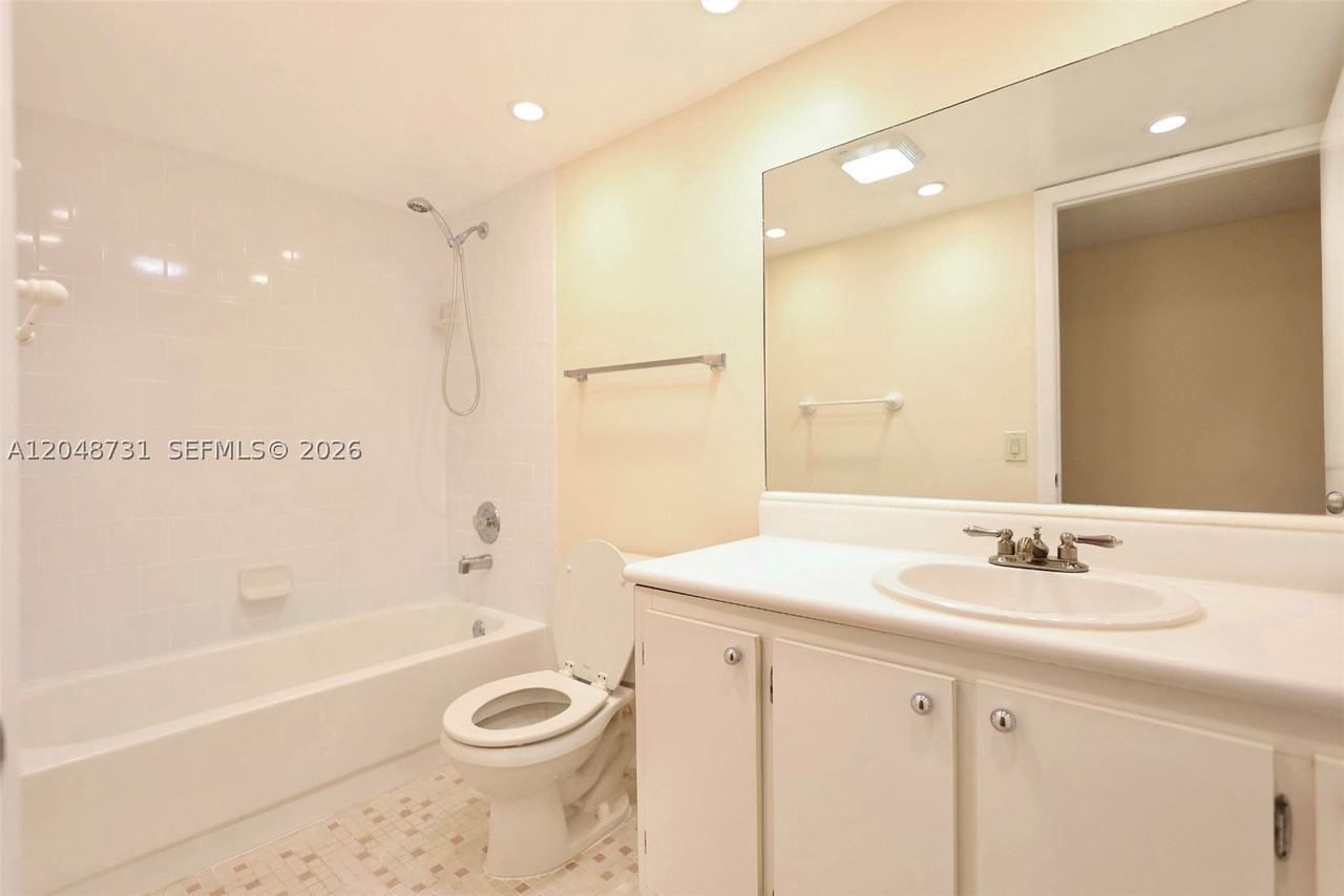 9448 S Belfort Cir #116 - Photo 7 of 18