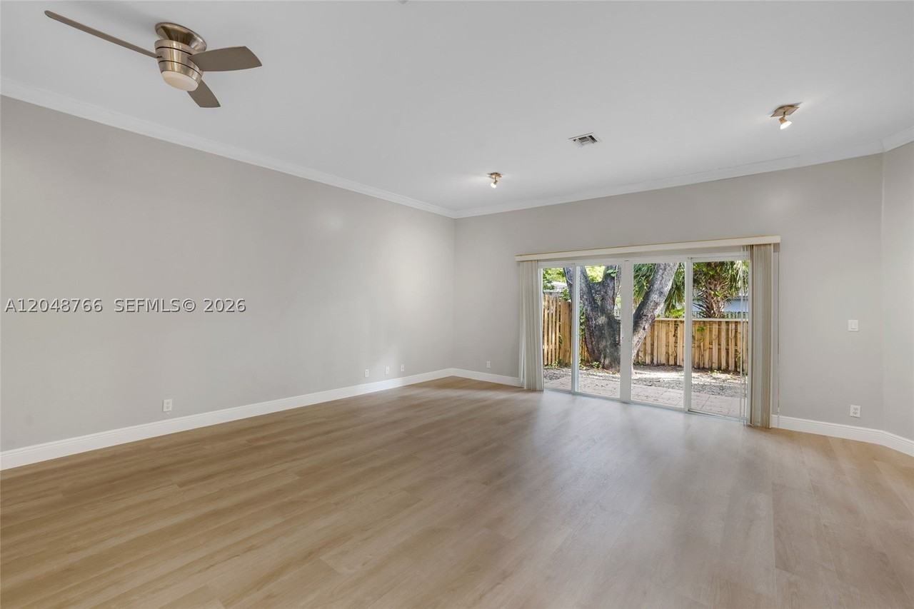 2929 Sw 18th Ter #29 - Photo 6 of 29