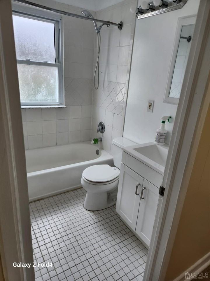 307 2nd St - Photo 4 of 7