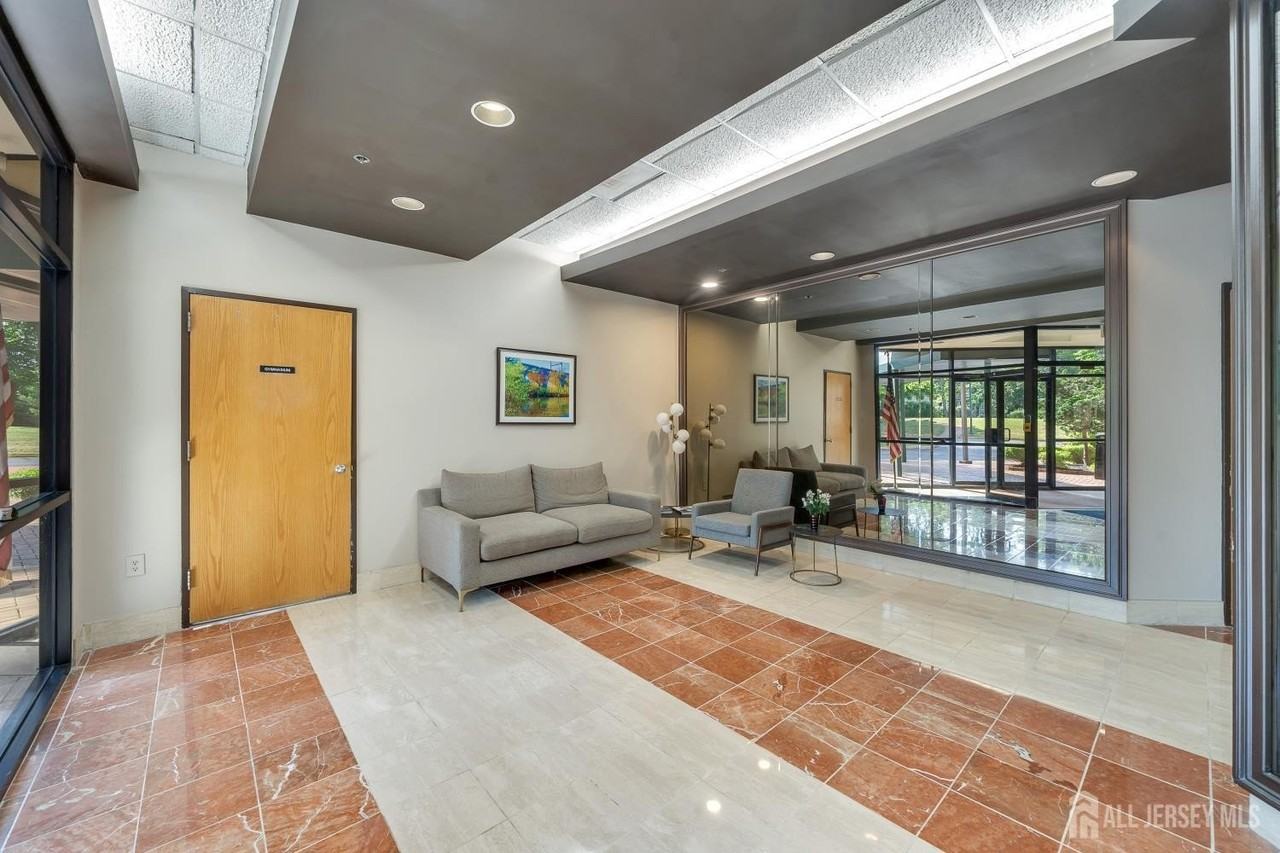 30 S Adelaide Ave #5M - Photo 5 of 26