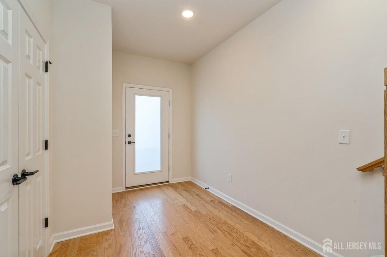 103 Vaughn Dr Ext - Photo 2 of 37