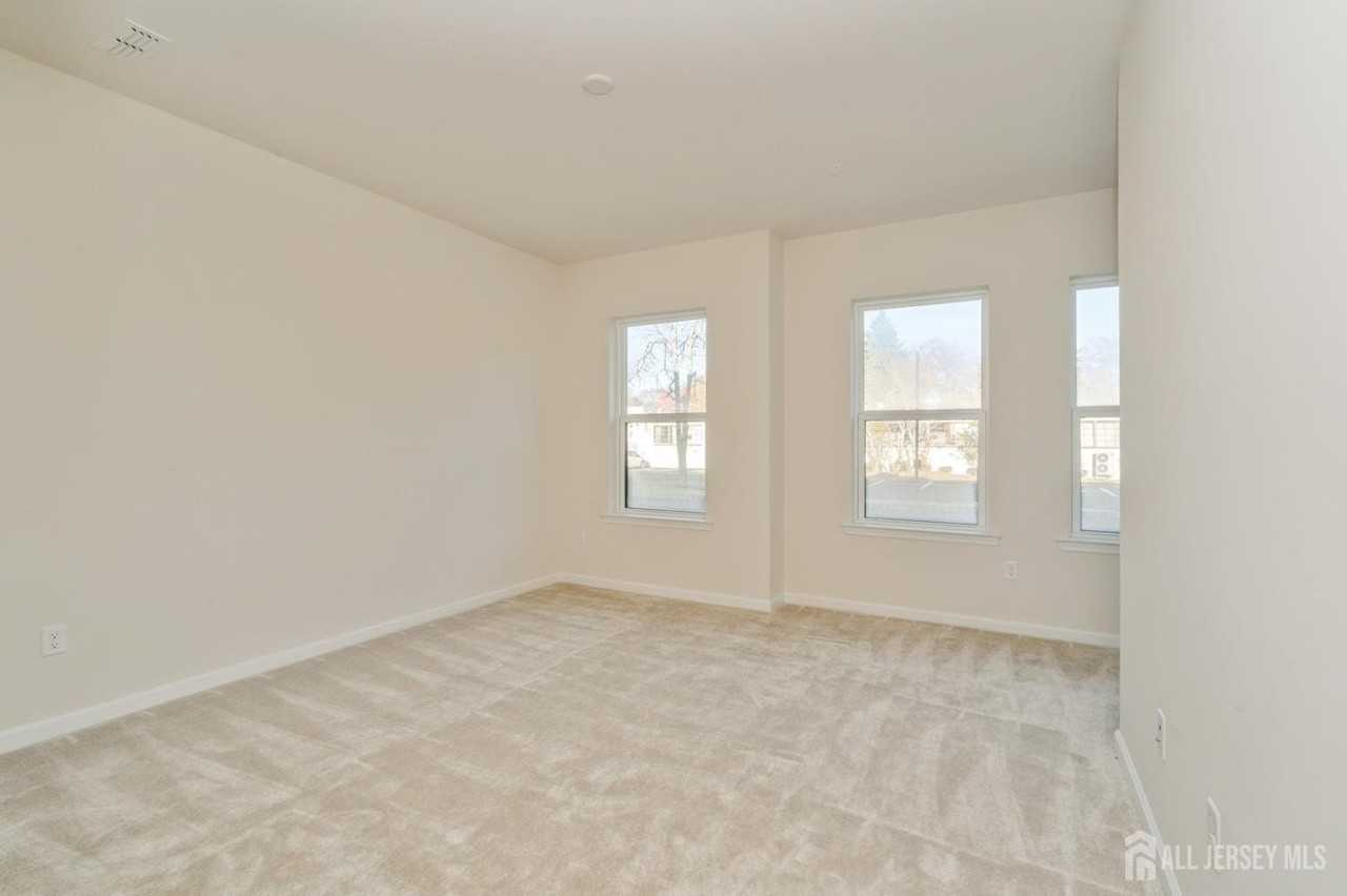 103 Vaughn Dr Ext - Photo 5 of 37