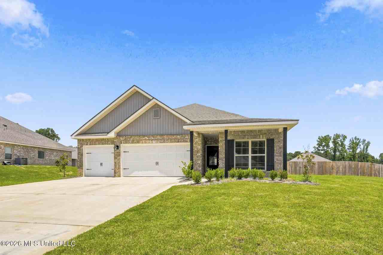 429 Piney Dr - Photo 2 of 32