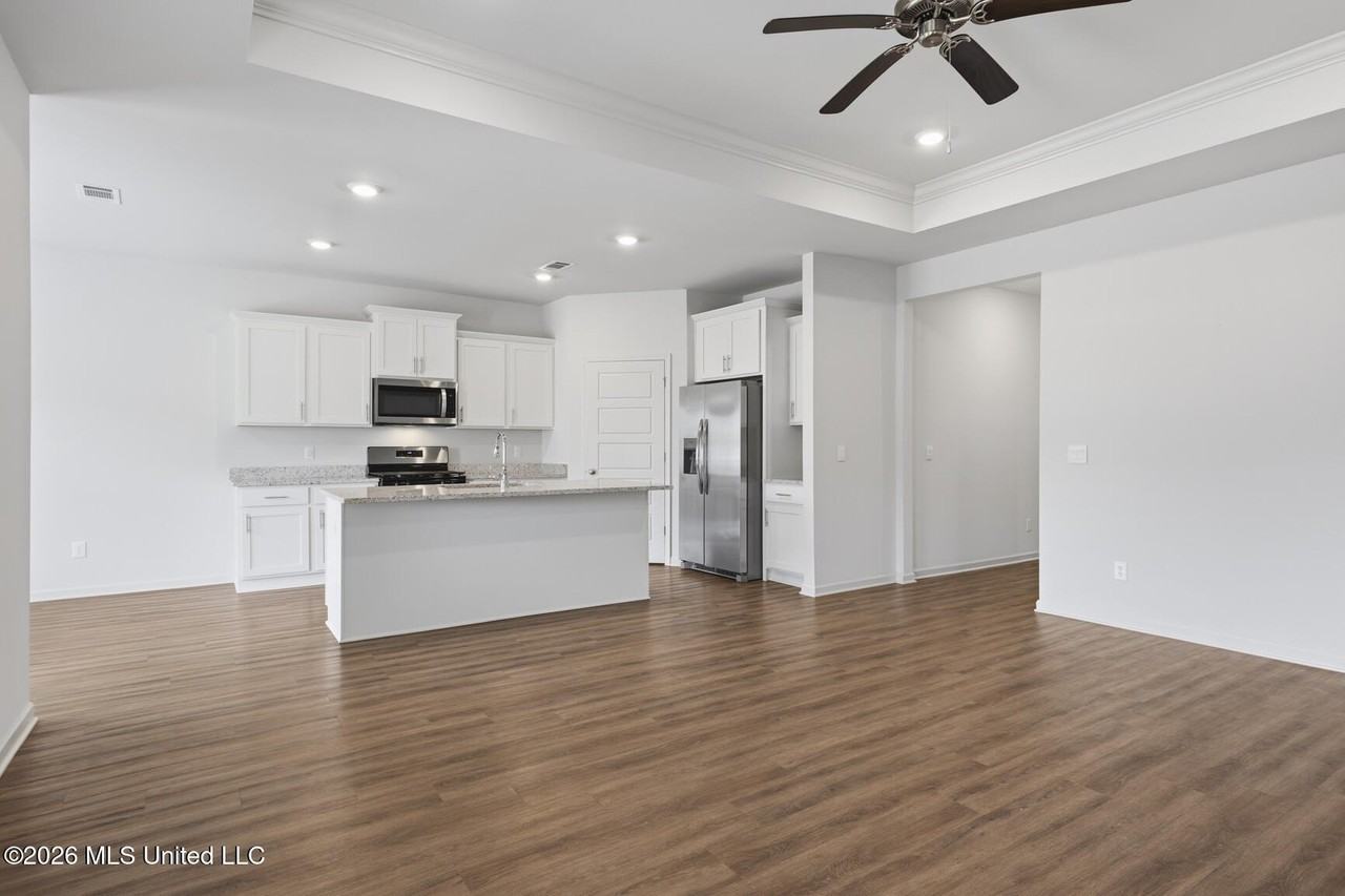 429 Piney Dr - Photo 5 of 32