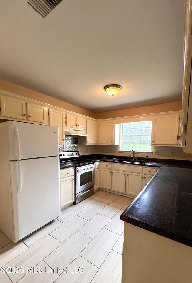 13452 Windridge Dr - Photo 4 of 5