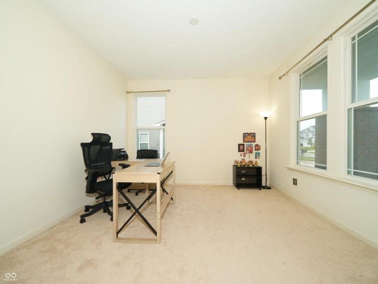 8255 Carnegie Ln - Photo 4 of 19