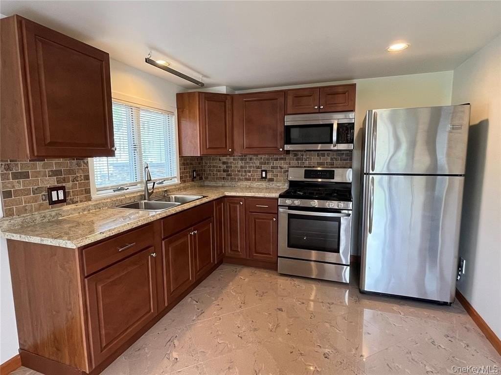 12 Reed Dr - Photo 3 of 10