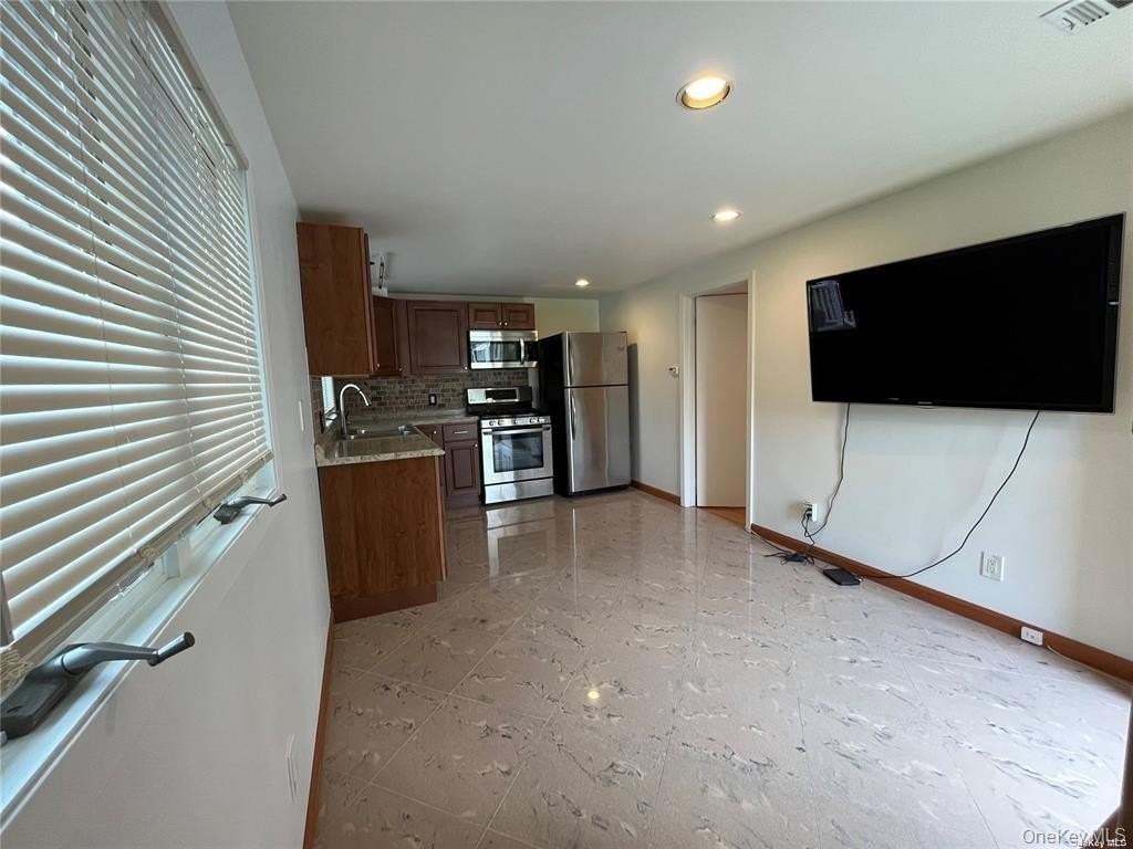 12 Reed Dr - Photo 4 of 10