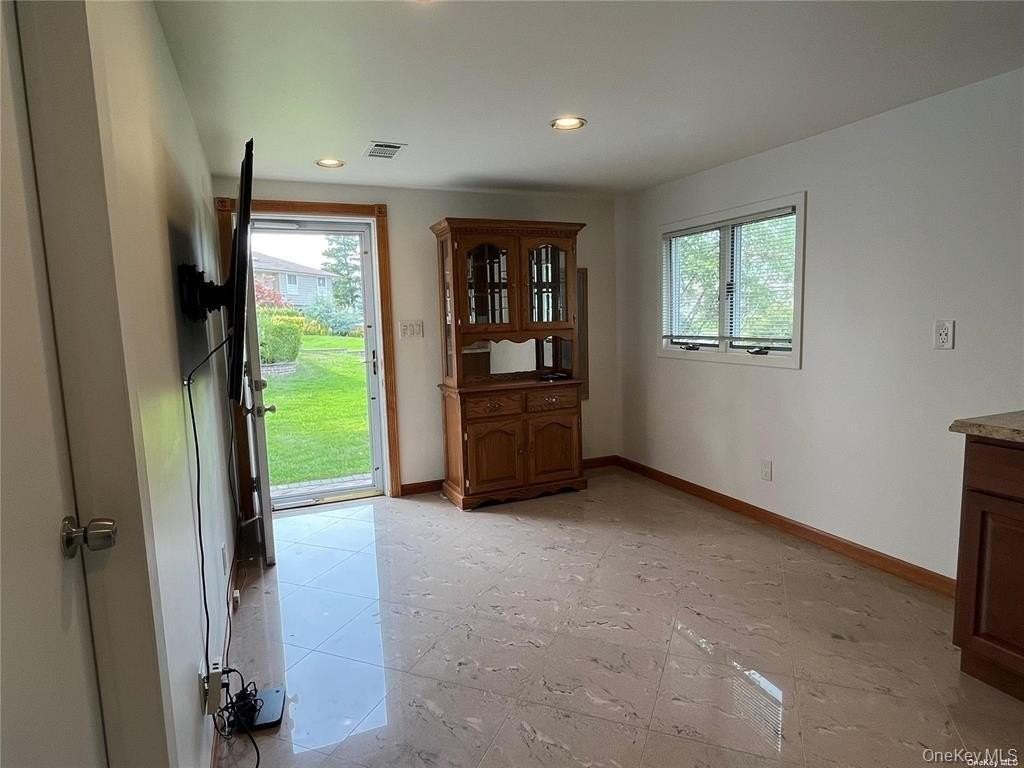 12 Reed Dr - Photo 5 of 10