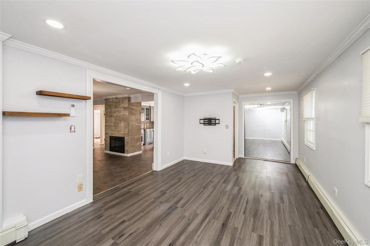 14 Tailor Ln - Photo 3 of 23