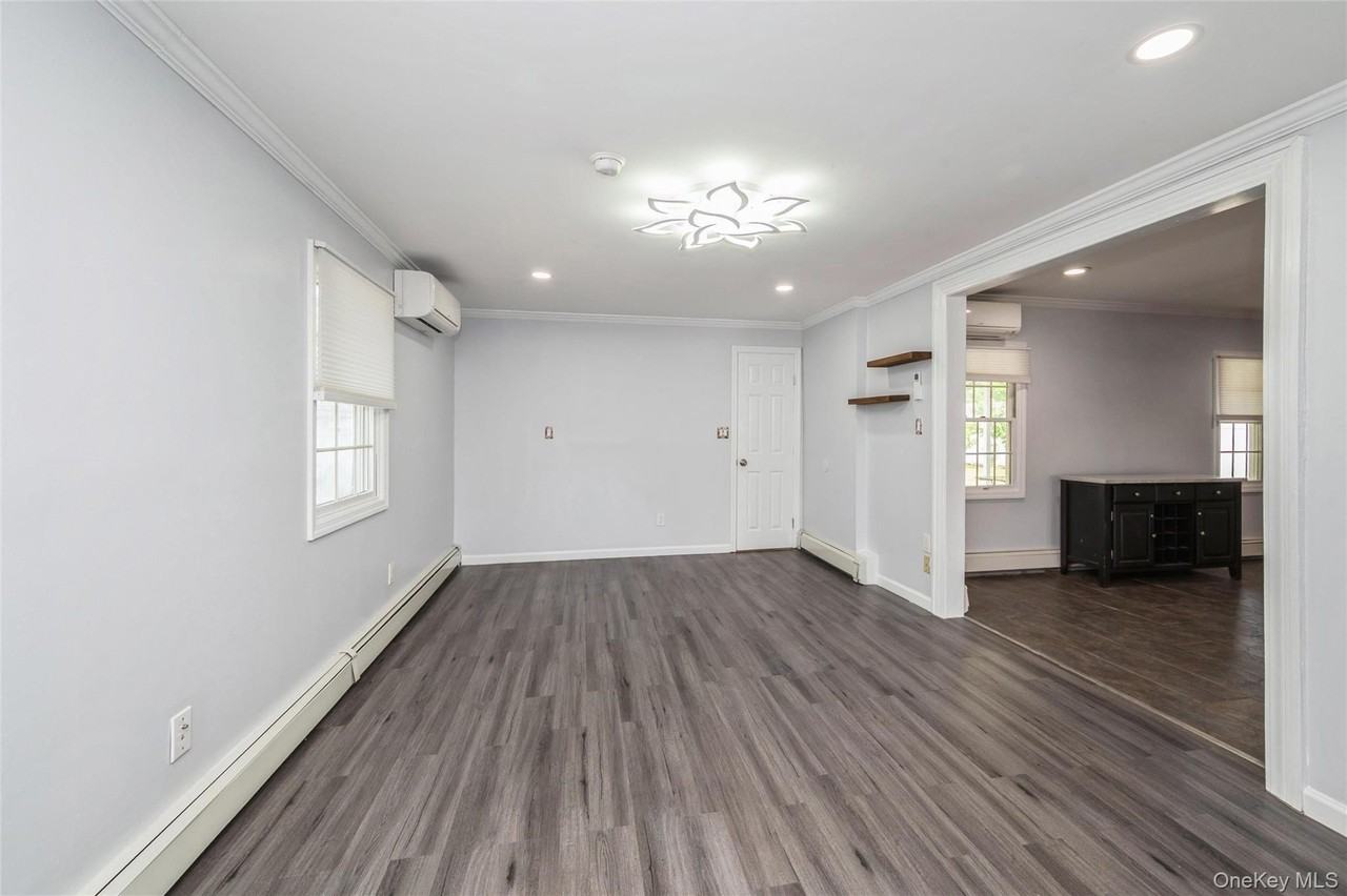 14 Tailor Ln - Photo 4 of 23