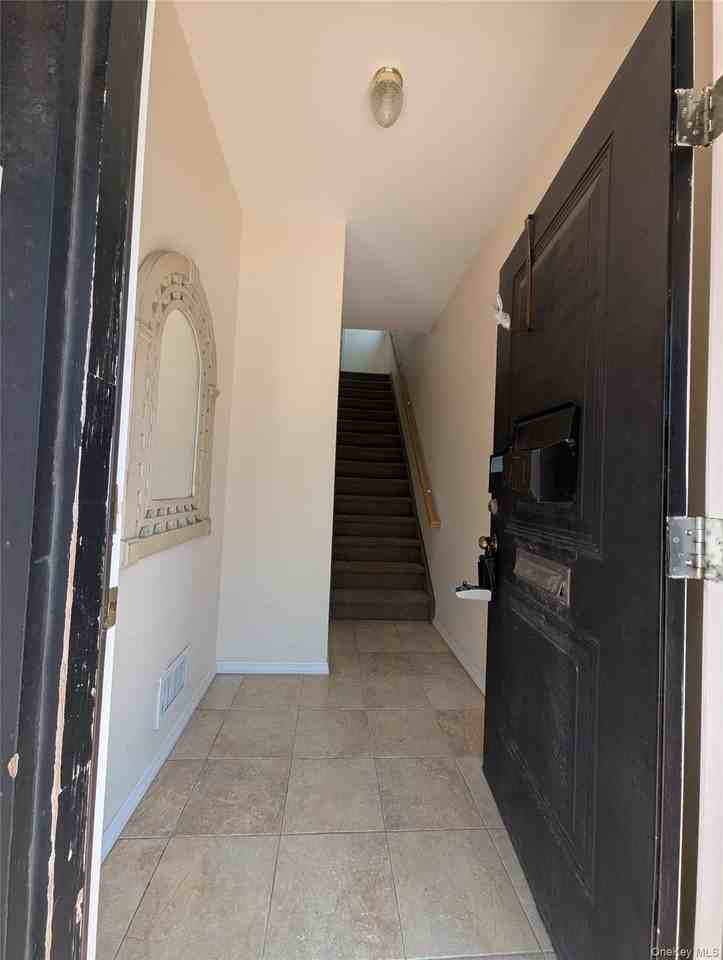 317 Bedford Ave - Photo 2 of 16