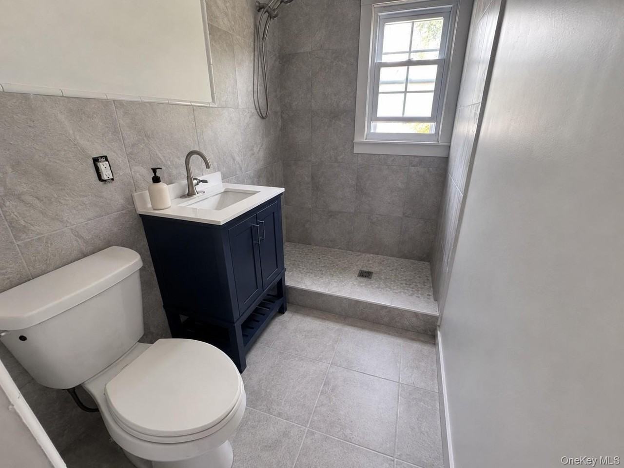 115 Osborn Ave - Photo 4 of 9