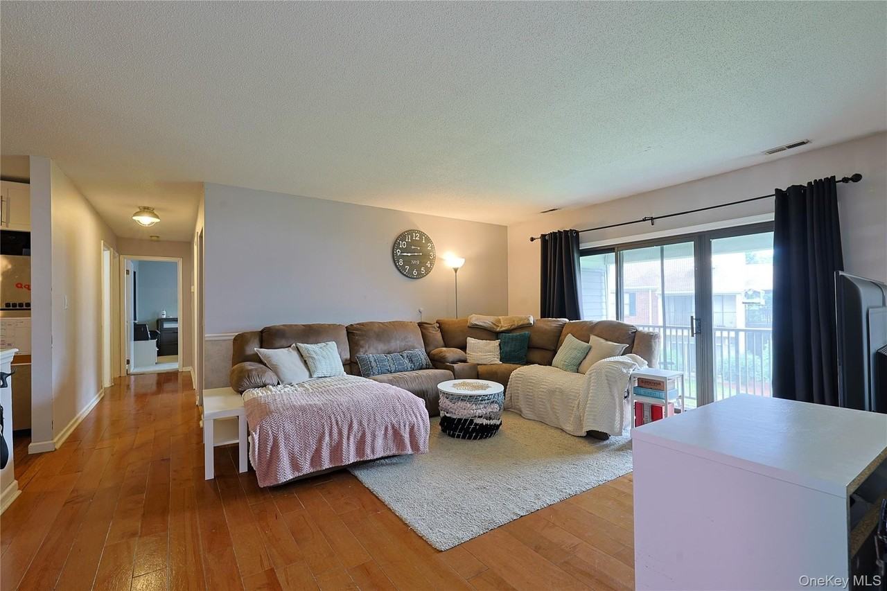 3 Brook Dr #27 - Photo 4 of 20
